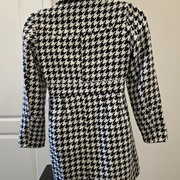 Stylish Houndstooth Coat - Picture 2 of 4